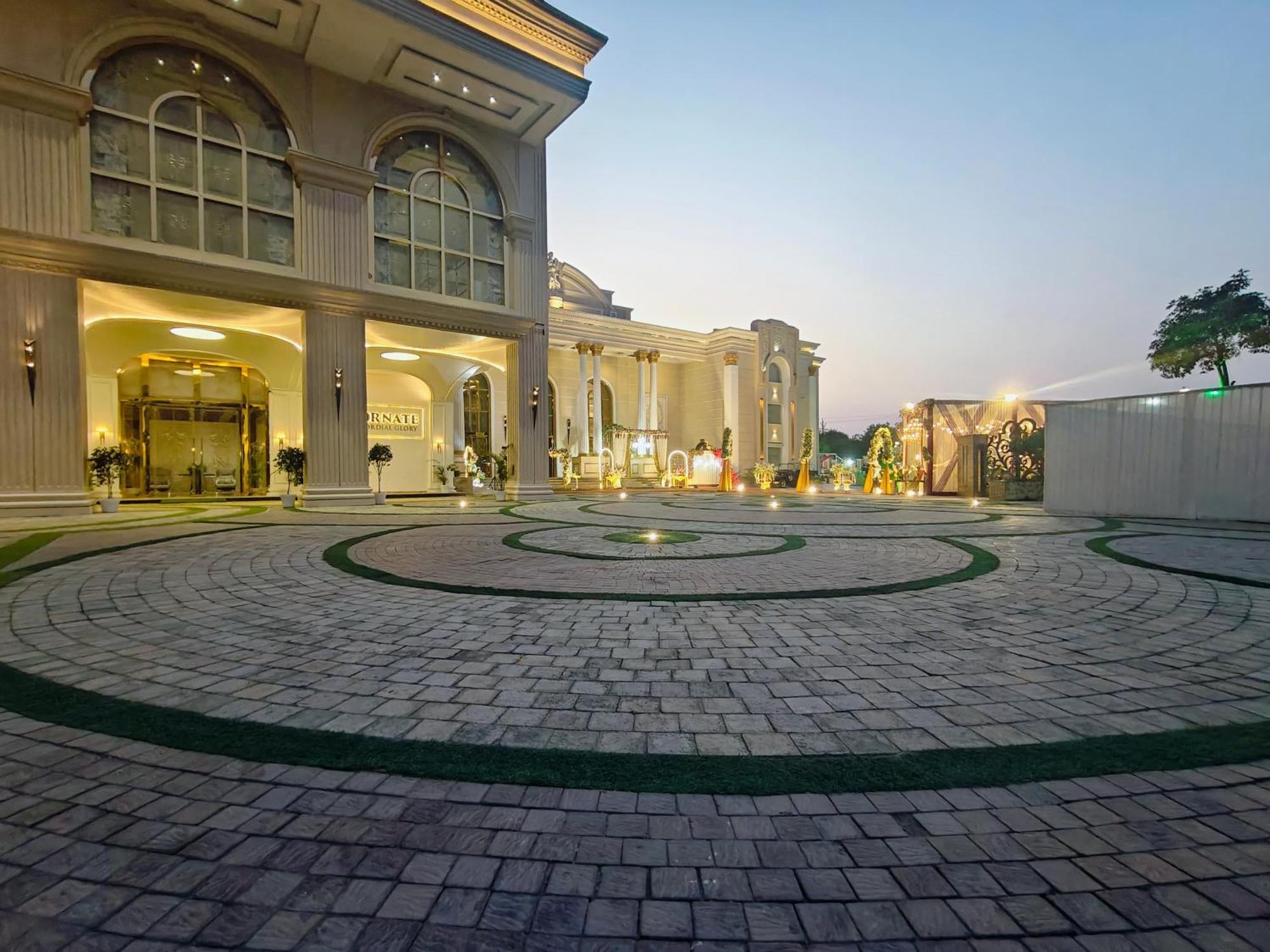 Ornate Lucknow Hotel Exterior foto